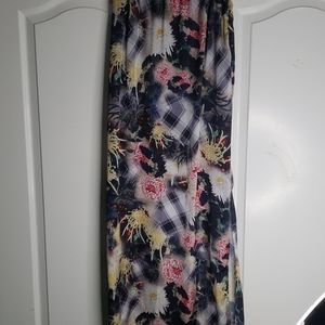 Long flower skirt with slit on side